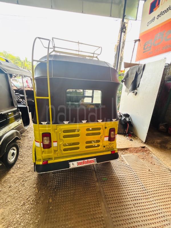 Bajaj Three Wheel 2011 - பயன்படுத்தப்பட்டது முச்சக்கர வண்டி sale in Sri Lanka - patpat.lk