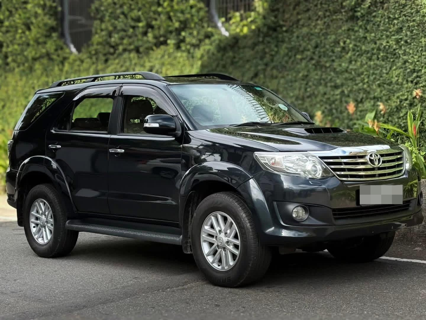Toyota Fortuner 2013 - பயன்படுத்தப்பட்டது SUV sale in Sri Lanka - patpat.lk