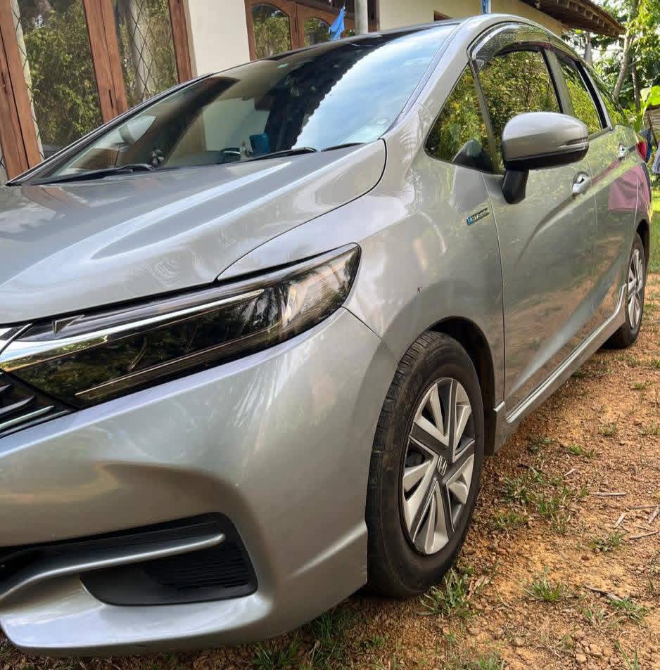 Honda Shuttle 2015 - பயன்படுத்தப்பட்டது கார் sale in Sri Lanka - patpat.lk