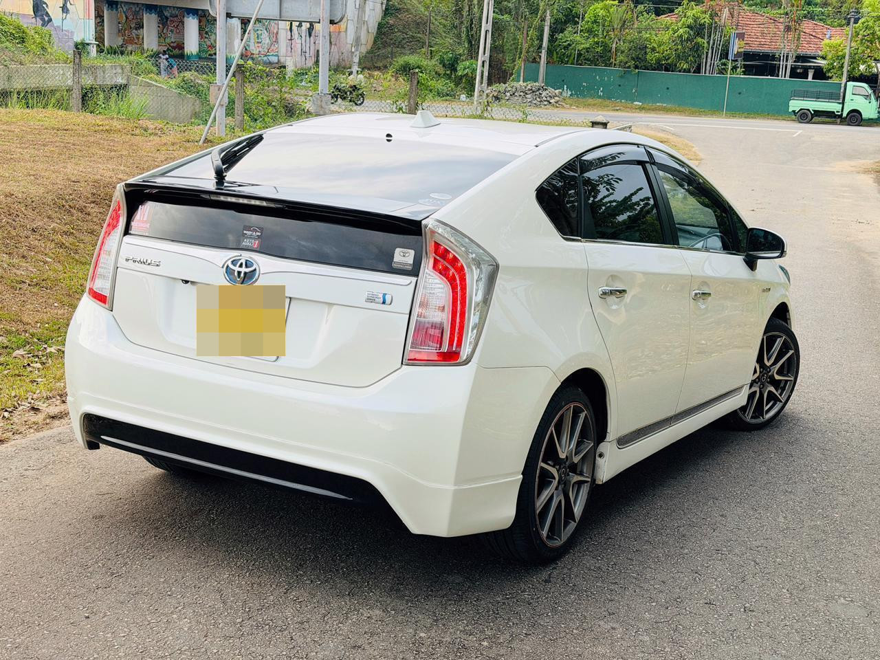 Toyota Prius 2012 - භාවිතා කරන ලද කාර් sale in Sri Lanka - patpat.lk