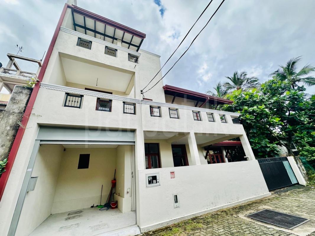 House for Sale in Battaramulla