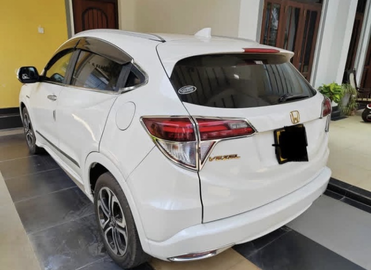 Honda Vezel 2014 - பயன்படுத்தப்பட்டது SUV sale in Sri Lanka - patpat.lk