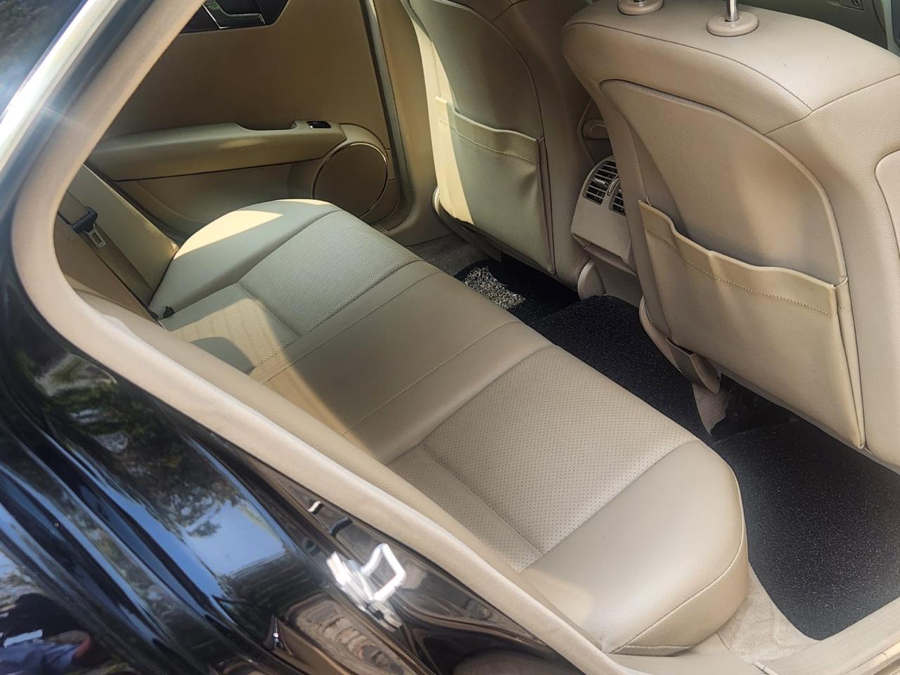 Mercedes Benz C180 2010 - பயன்படுத்தப்பட்டது கார் sale in Sri Lanka - patpat.lk