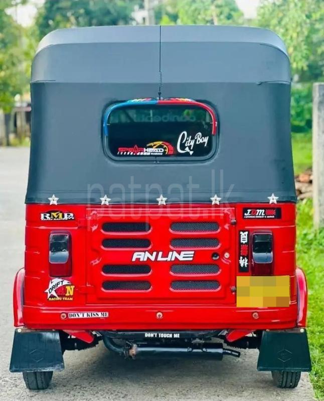 Bajaj 4 stroke 2016 - பயன்படுத்தப்பட்டது முச்சக்கர வண்டி sale in Sri Lanka - patpat.lk