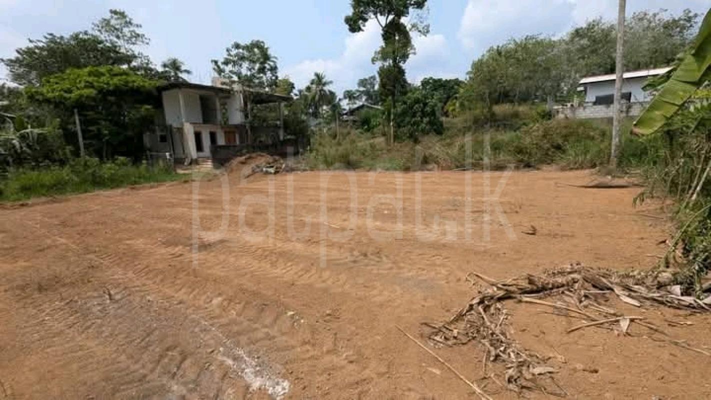 Commercial Land for Sale in Nittambuwa