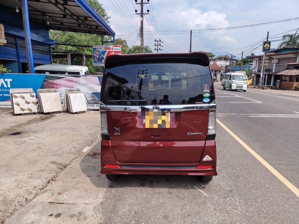 Honda N BOX 2016 - பயன்படுத்தப்பட்டது வேன் sale in Sri Lanka - patpat.lk