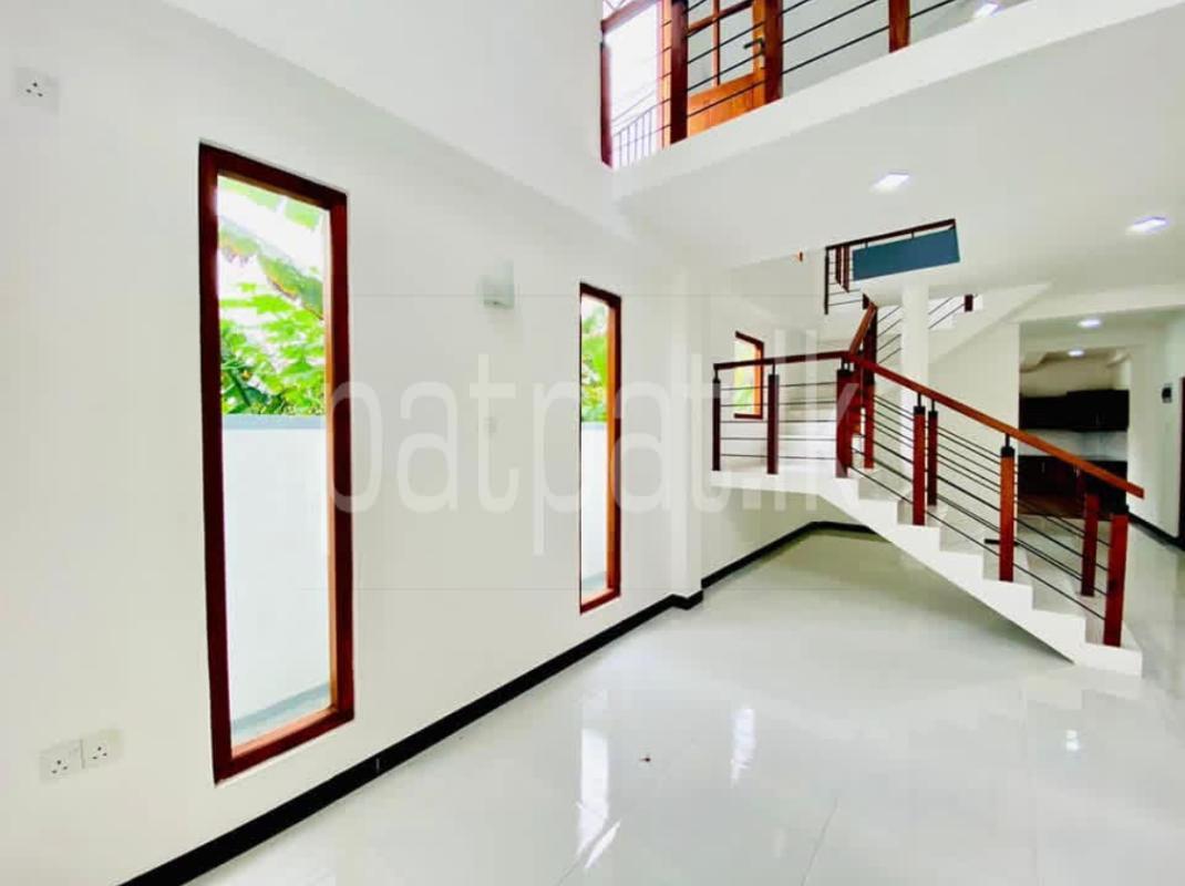 House for Sale in Colombo Fort (Colombo 01)