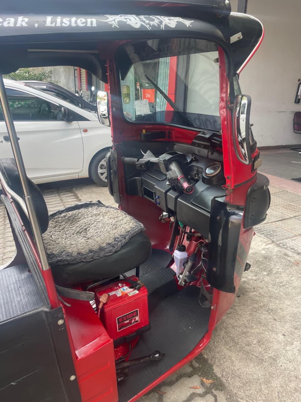 Bajaj Three Wheel 2015 - Used Three wheeler sale in Sri Lanka - patpat.lk
