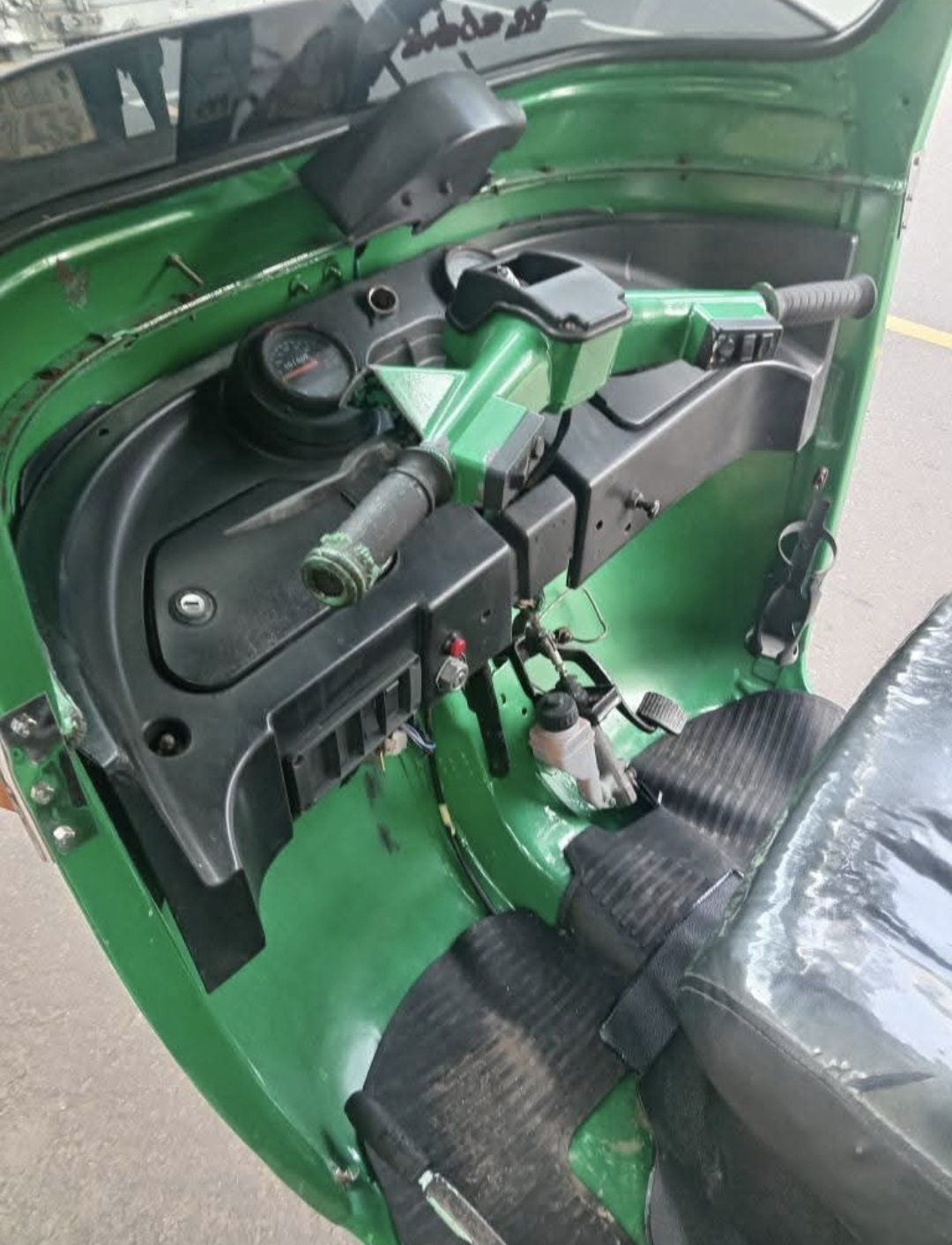 Bajaj Three Wheel 2011 - Used Three wheeler sale in Sri Lanka - patpat.lk