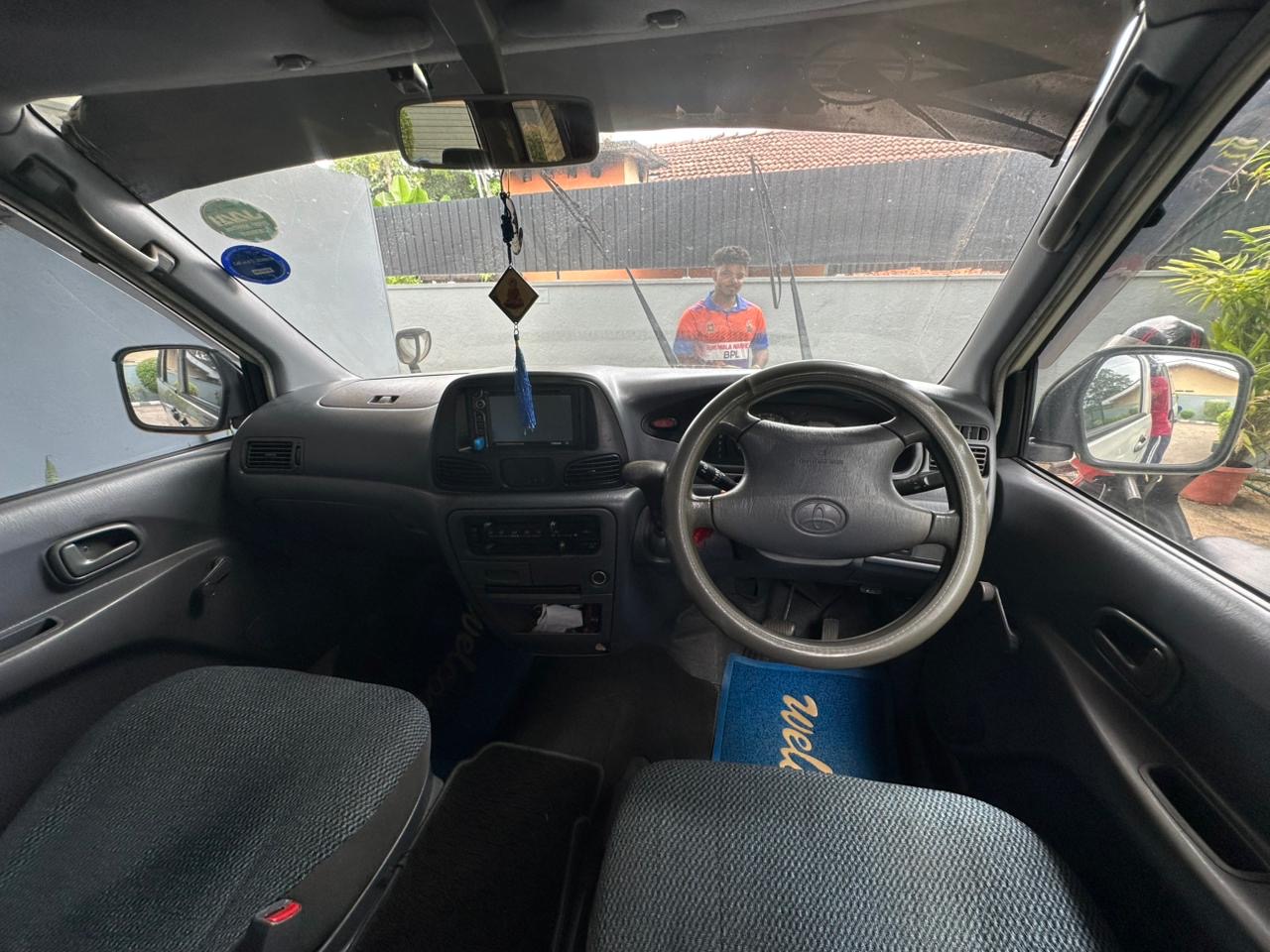 Toyota Noah 2007 - Used Van sale in Sri Lanka - patpat.lk