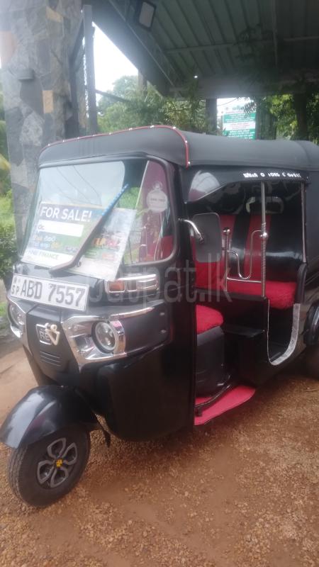 Bajaj 4 stroke 2015 - Used Three wheeler sale in Sri Lanka - patpat.lk