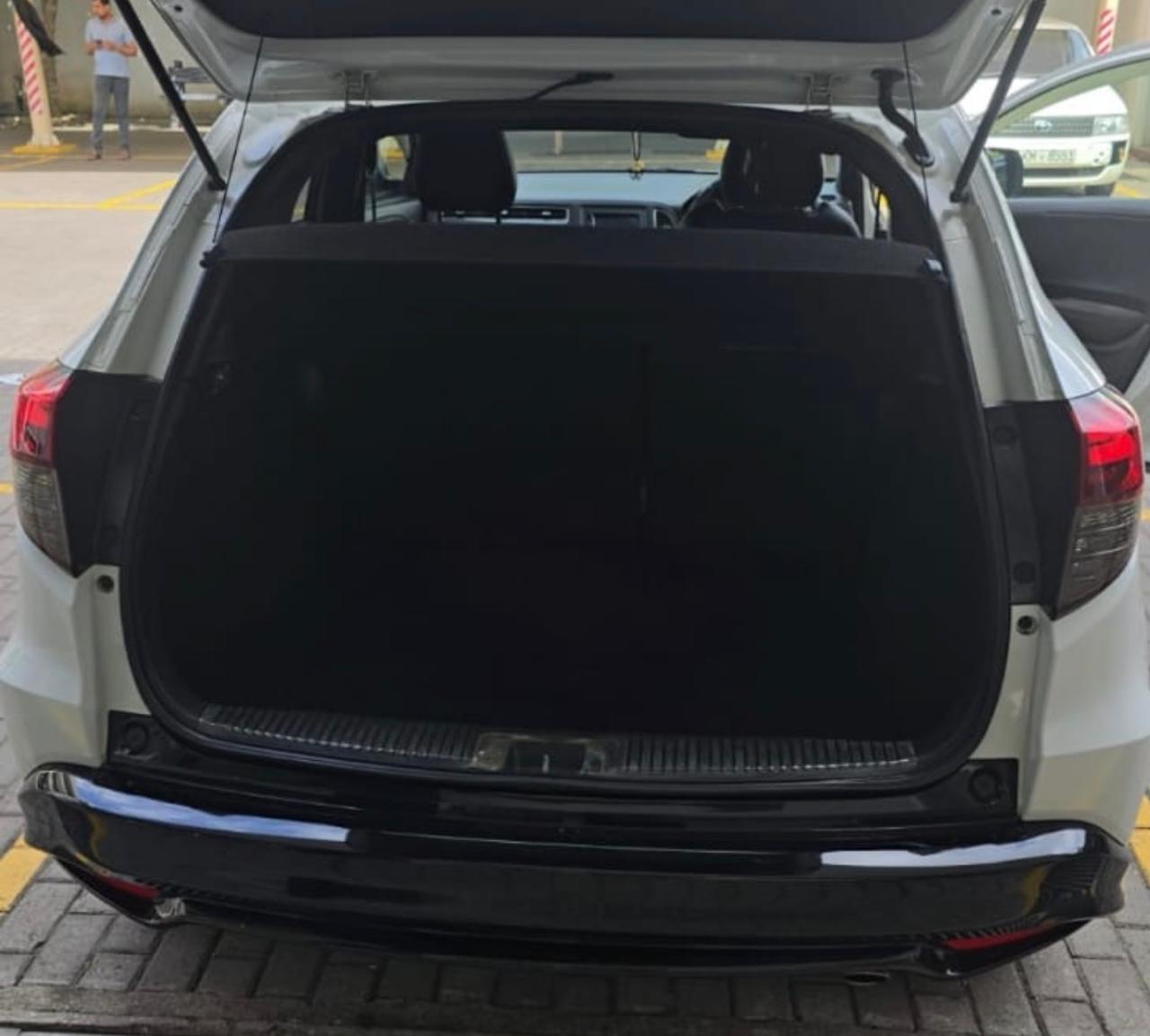 Honda Vezel 2018 - භාවිතා කරන ලද SUV රථය sale in Sri Lanka - patpat.lk