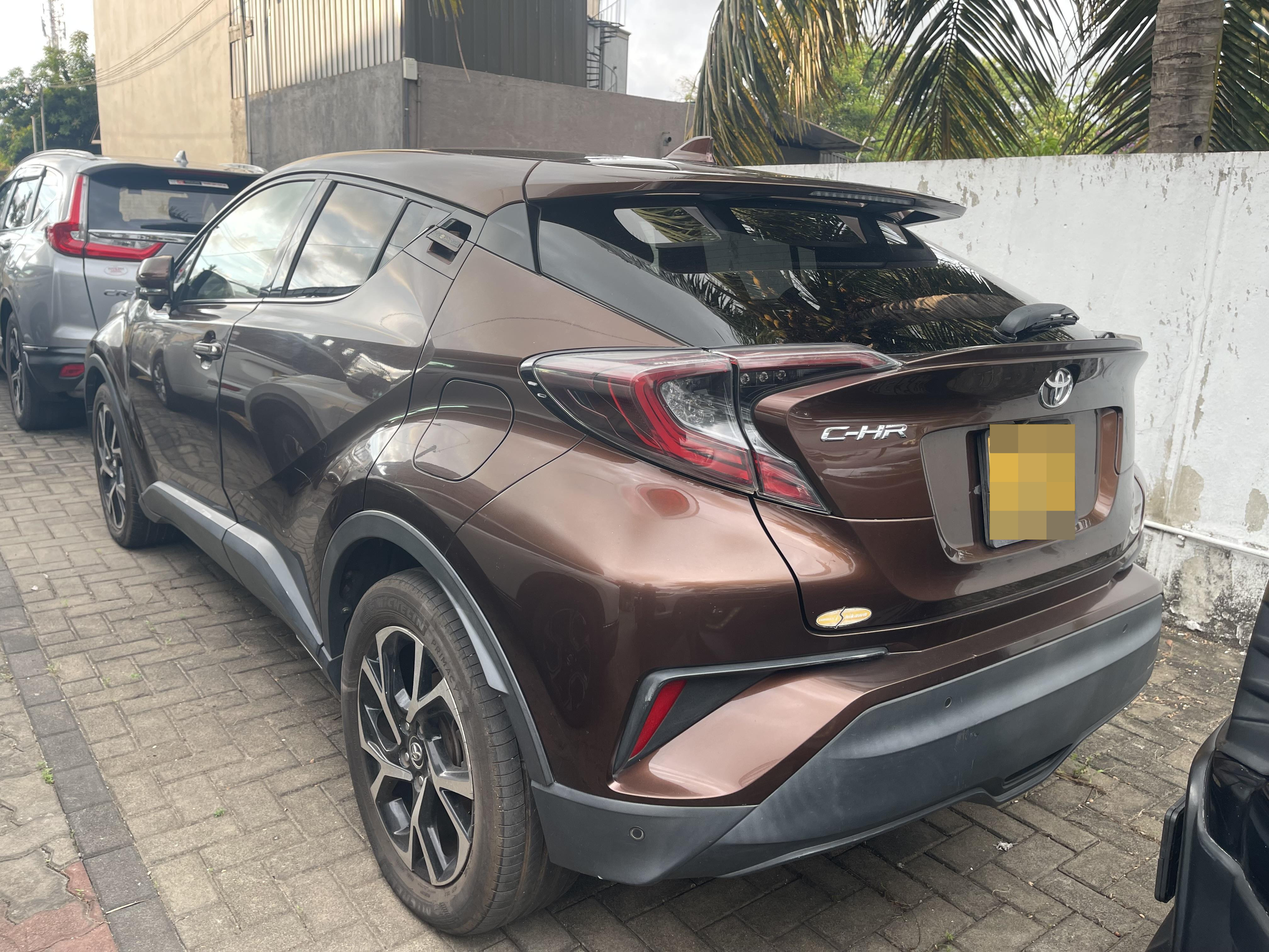 Toyota CHR 2017 - නැවත සකස් කල SUV රථය sale in Sri Lanka - patpat.lk