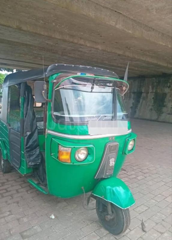 Bajaj 4 stroke 2016 - භාවිතා කරන ලද ත්‍රිරෝද රථය sale in Sri Lanka - patpat.lk