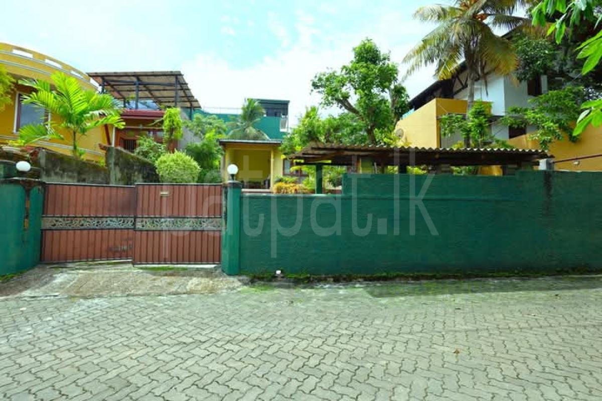 Advertisement image 3