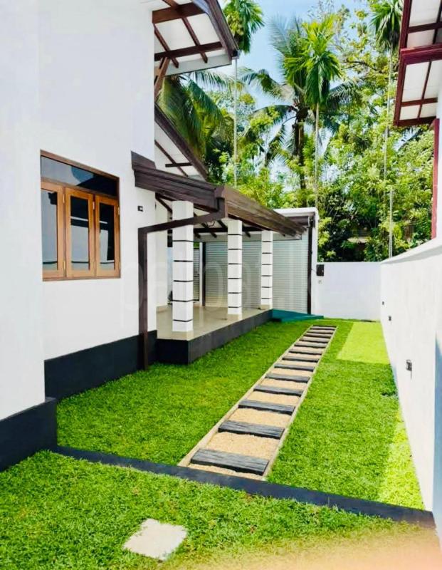 House for Sale in Athurugiriya