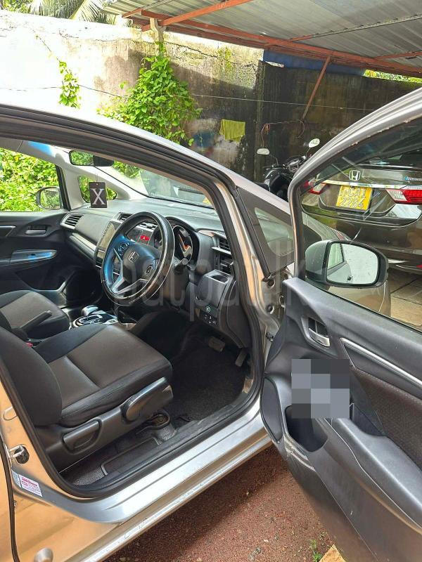 Honda Fit 2015 - பயன்படுத்தப்பட்டது கார் sale in Sri Lanka - patpat.lk