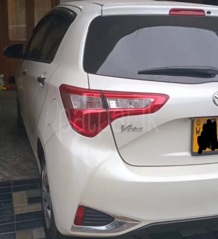 Toyota Vitz 2019 - பயன்படுத்தப்பட்டது கார் sale in Sri Lanka - patpat.lk