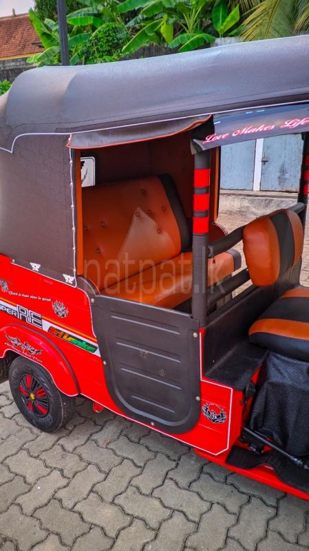 Bajaj Three Wheel 2016 - பயன்படுத்தப்பட்டது முச்சக்கர வண்டி sale in Sri Lanka - patpat.lk