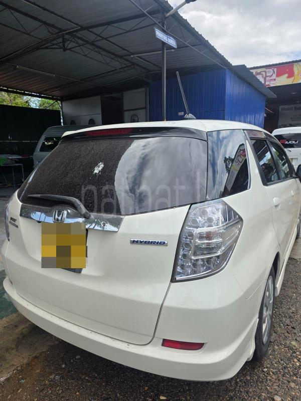Honda FIT SHUTTLE 2013 - பயன்படுத்தப்பட்டது கார் sale in Sri Lanka - patpat.lk