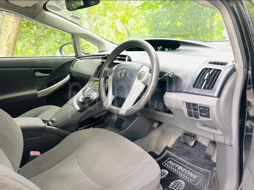 Toyota Prius 2010 - பயன்படுத்தப்பட்டது கார் sale in Sri Lanka - patpat.lk