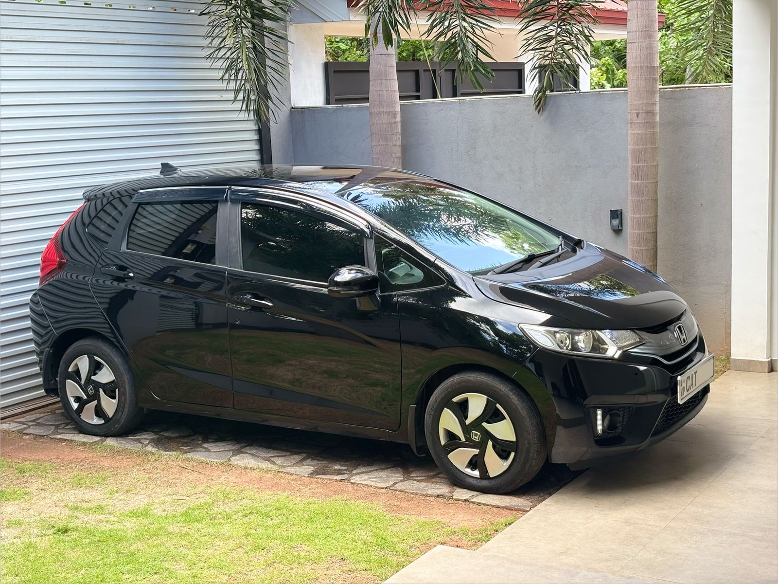 Honda Fit 2013 - பயன்படுத்தப்பட்டது கார் sale in Sri Lanka - patpat.lk