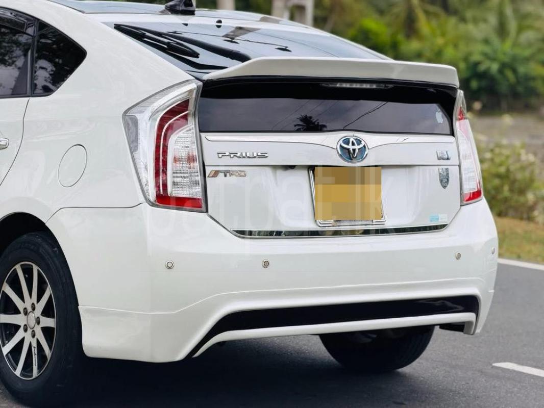 Toyota Prius 2012 - பயன்படுத்தப்பட்டது கார் sale in Sri Lanka - patpat.lk