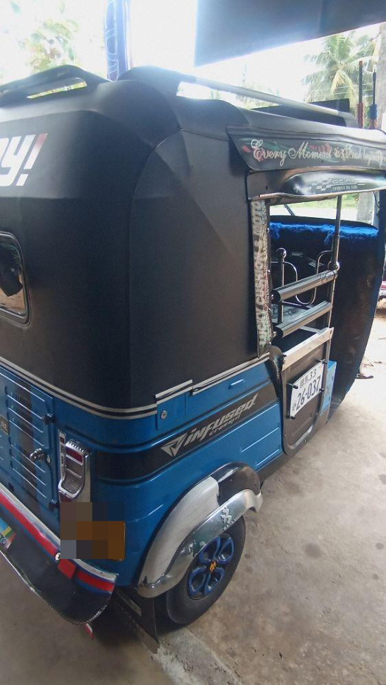 Bajaj Three Wheel 2015 - பயன்படுத்தப்பட்டது முச்சக்கர வண்டி sale in Sri Lanka - patpat.lk