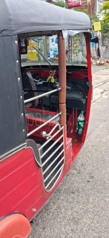 Bajaj 4 stroke 2019 - பயன்படுத்தப்பட்டது முச்சக்கர வண்டி sale in Sri Lanka - patpat.lk