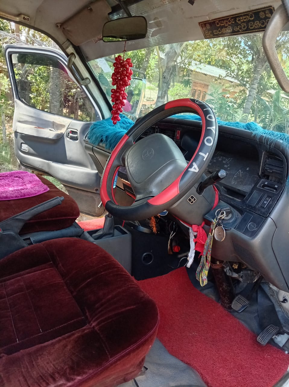 Toyota Hiace 2009 - Used Van sale in Sri Lanka - patpat.lk