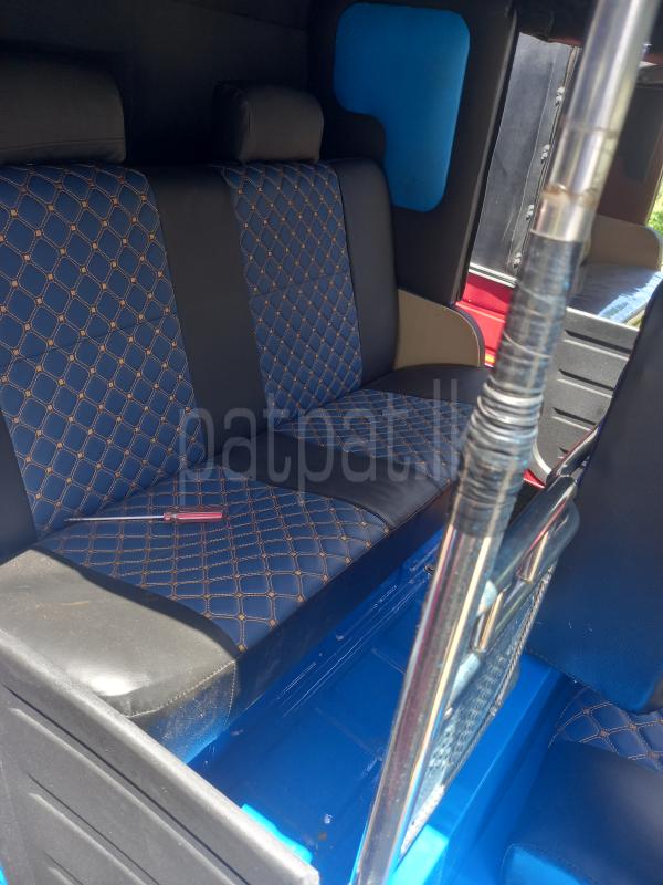 Bajaj Three Wheel 2015 - பயன்படுத்தப்பட்டது முச்சக்கர வண்டி sale in Sri Lanka - patpat.lk