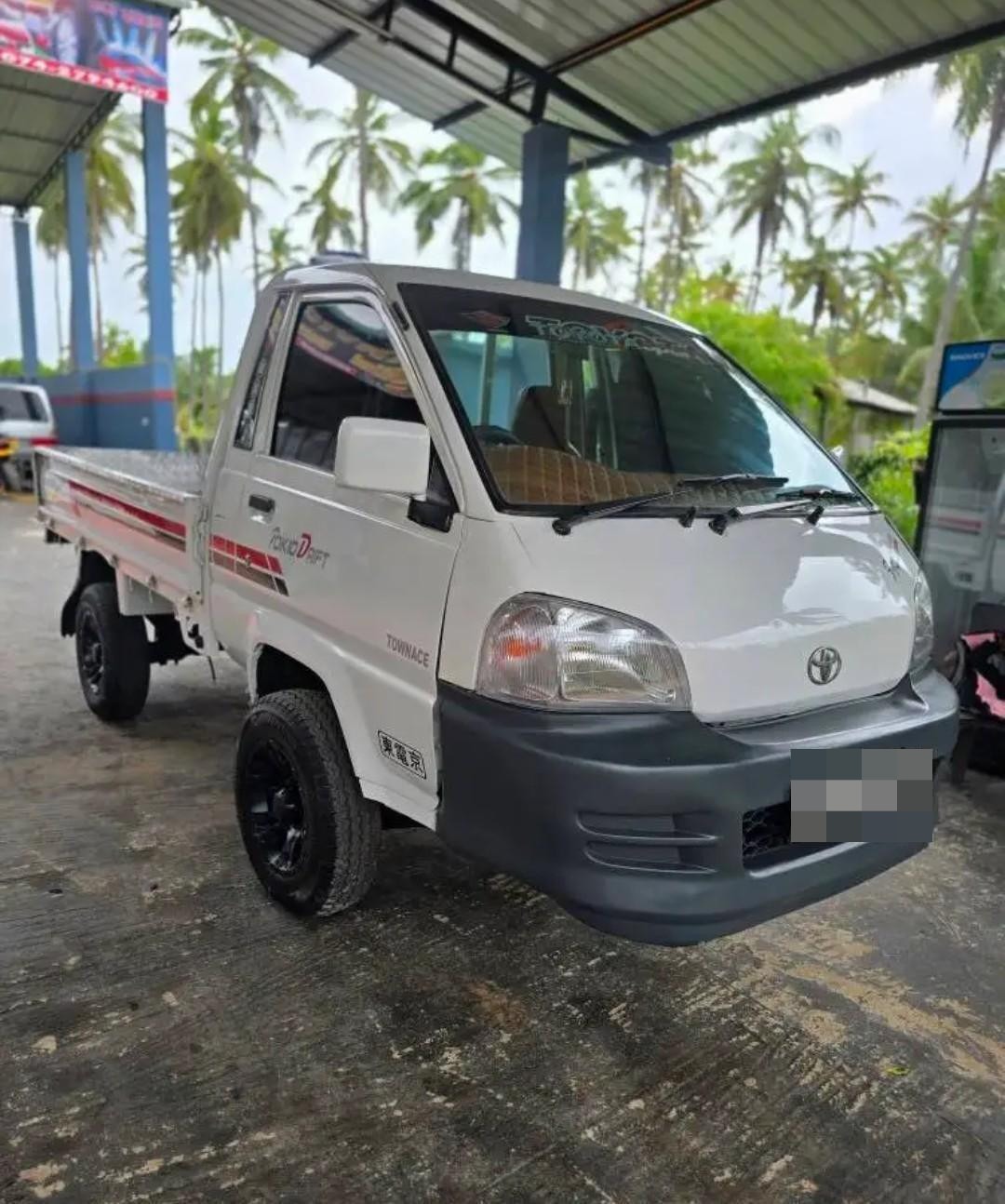 Toyota TownAce 2003 - பயன்படுத்தப்பட்டது டிரக் sale in Sri Lanka - patpat.lk