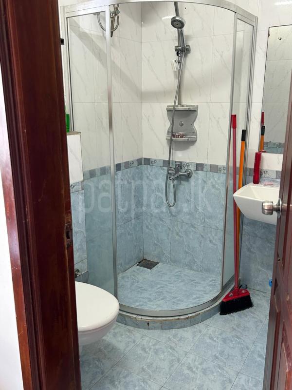 Unfurnished Apartment for Sale in Bambalapitiya (Colombo 04)