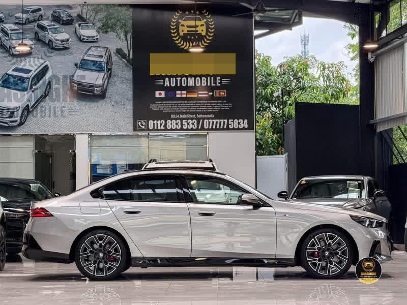 BMW 520D 2025 - சான்றளிக்கப்பட்டது கார் sale in Sri Lanka - patpat.lk