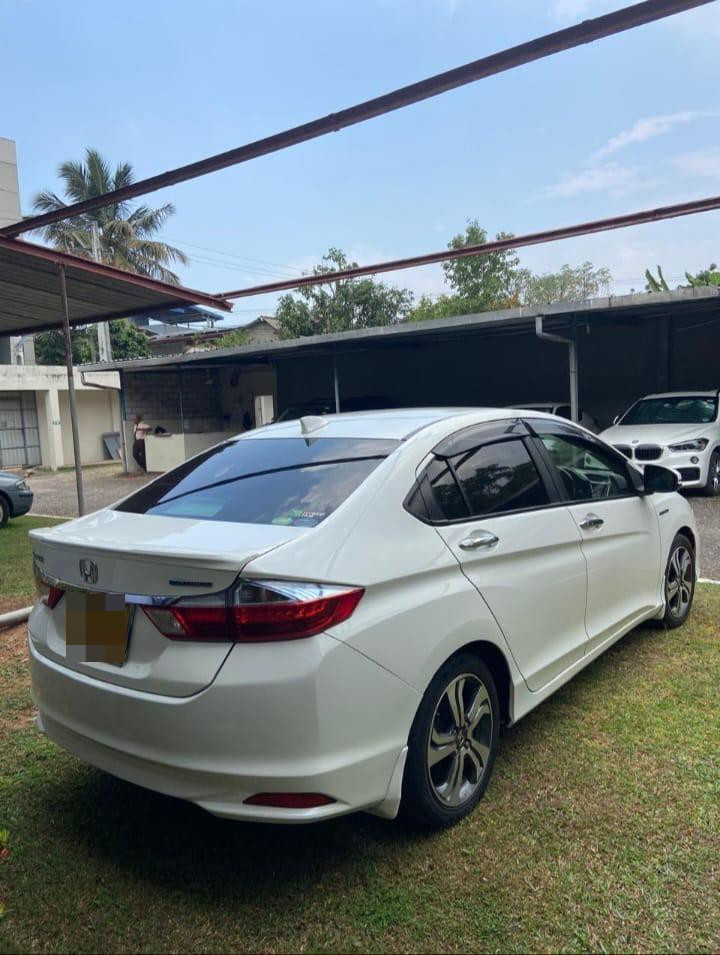 Honda Grace 2015 - பயன்படுத்தப்பட்டது கார் sale in Sri Lanka - patpat.lk