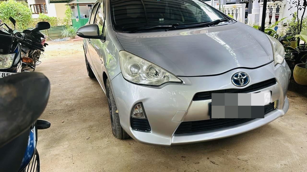 Toyota Aqua 2014 - பயன்படுத்தப்பட்டது கார் sale in Sri Lanka - patpat.lk