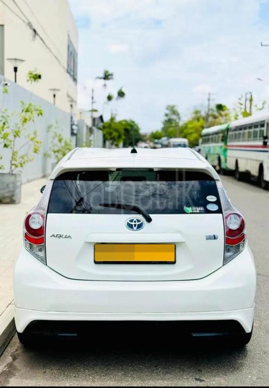 Toyota Aqua 2012 - பயன்படுத்தப்பட்டது கார் sale in Sri Lanka - patpat.lk