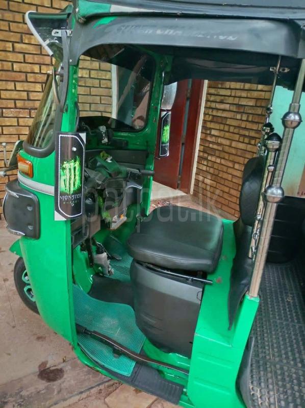 Bajaj Three Wheel 2015 - භාවිතා කරන ලද ත්‍රිරෝද රථය sale in Sri Lanka - patpat.lk