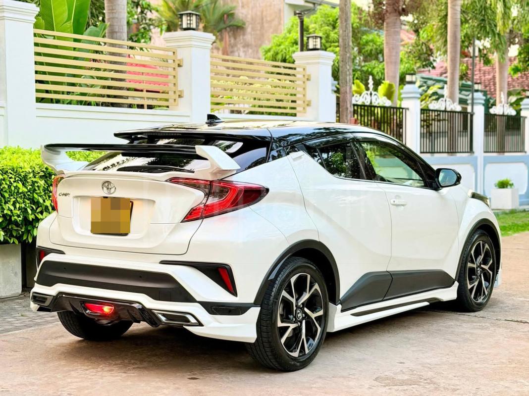 Toyota CHR 2018 - பயன்படுத்தப்பட்டது SUV sale in Sri Lanka - patpat.lk