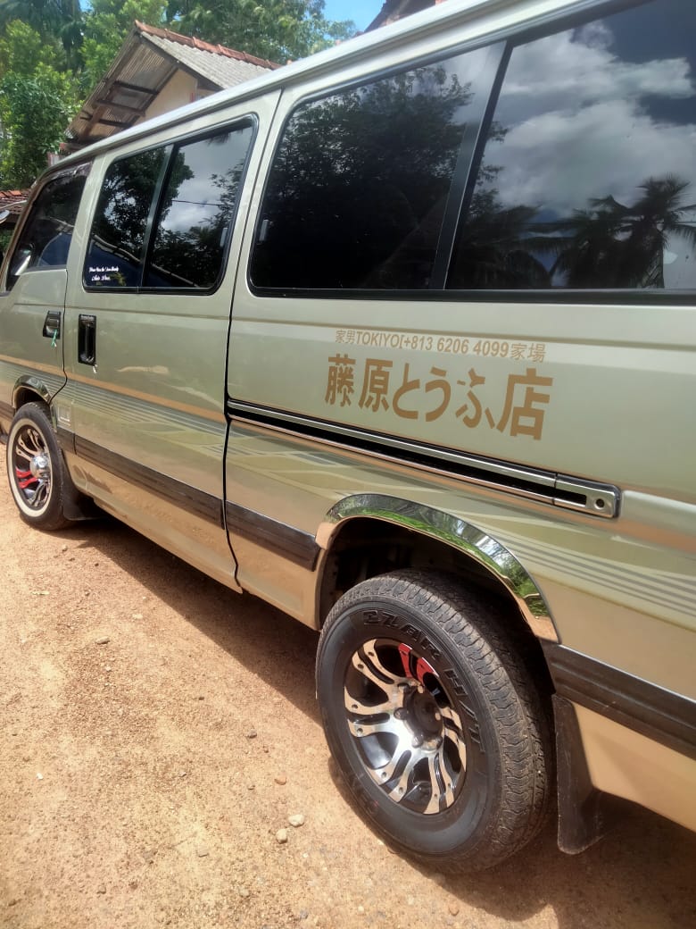 Nissan Caravan 1995 - பயன்படுத்தப்பட்டது வேன் sale in Sri Lanka - patpat.lk