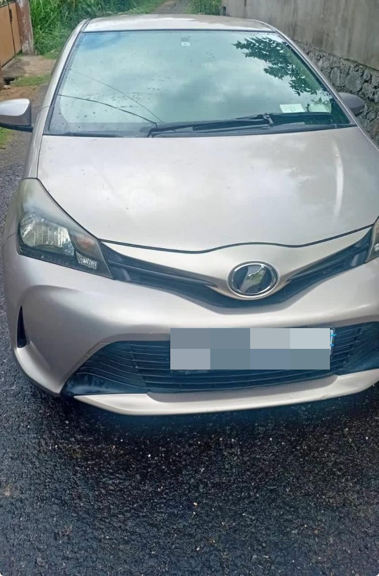 Toyota Vitz 2015 - பயன்படுத்தப்பட்டது கார் sale in Sri Lanka - patpat.lk