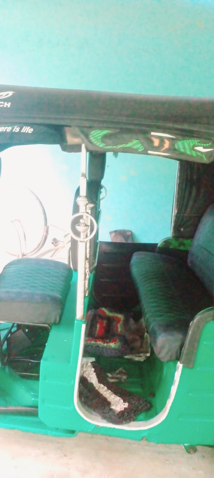 Bajaj 4 stroke 2015 - பயன்படுத்தப்பட்டது முச்சக்கர வண்டி sale in Sri Lanka - patpat.lk