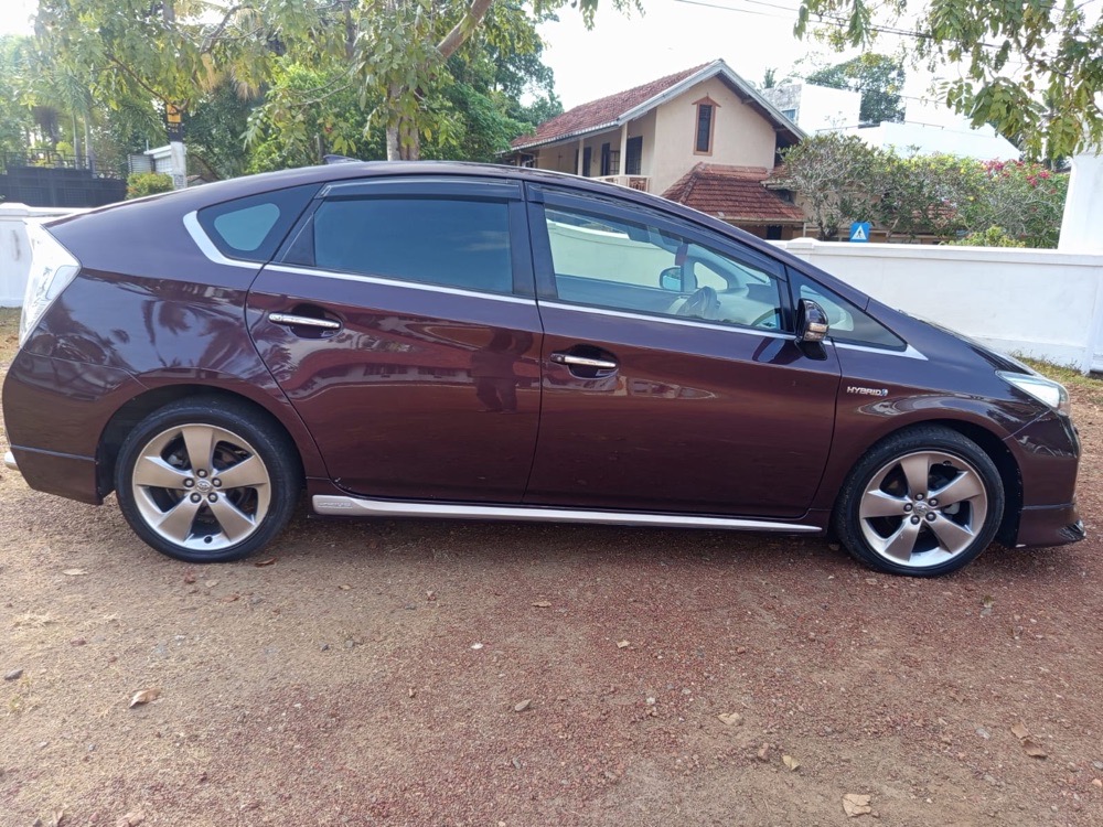 Toyota Prius 2013 - Used Car sale in Sri Lanka - patpat.lk