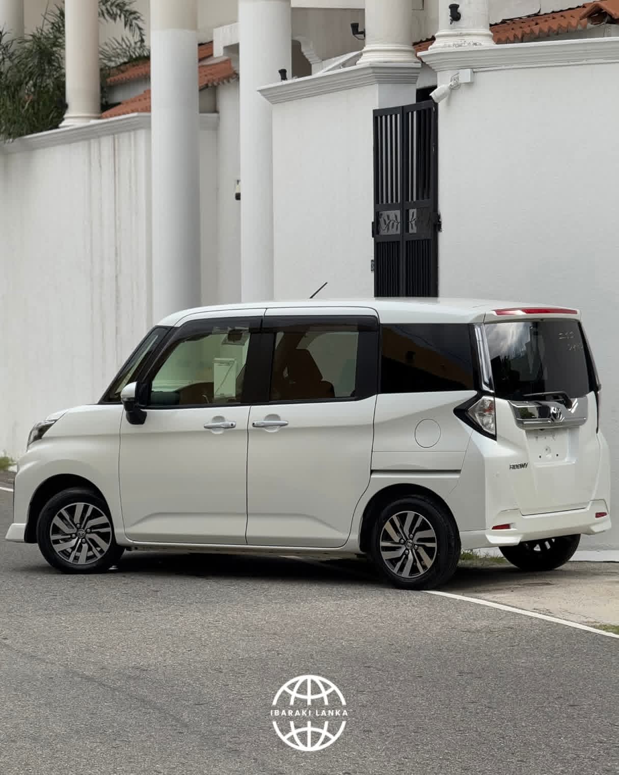 Toyota Roomy 2023 - பயன்படுத்தப்பட்டது வேன் sale in Sri Lanka - patpat.lk