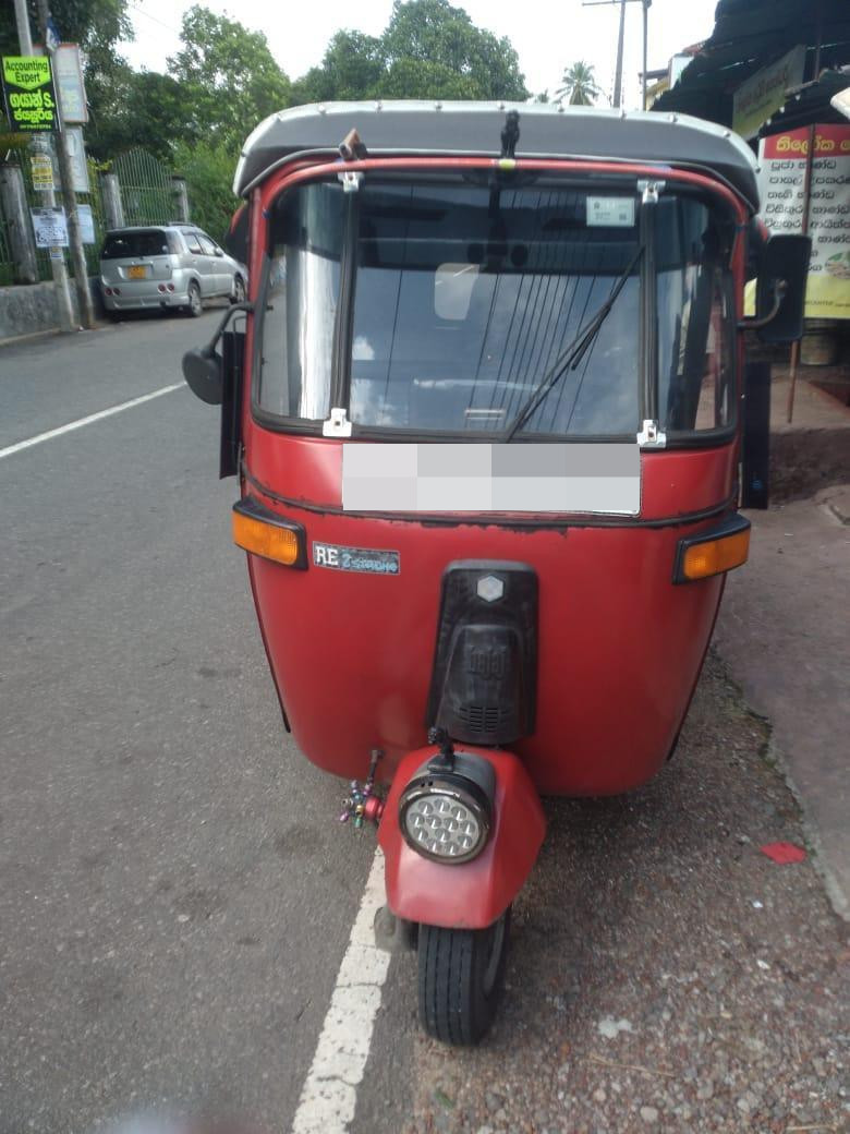 Bajaj Three Wheel 2004 - பயன்படுத்தப்பட்டது முச்சக்கர வண்டி sale in Sri Lanka - patpat.lk
