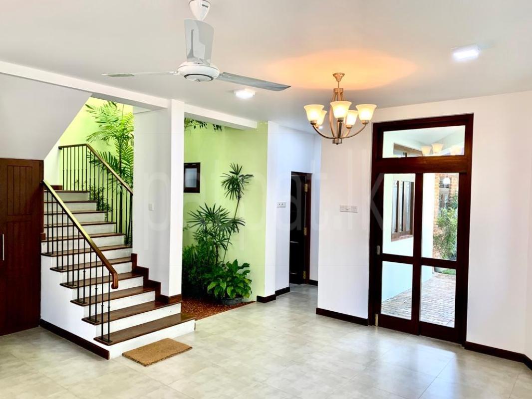 House for Rent in Talawatugoda