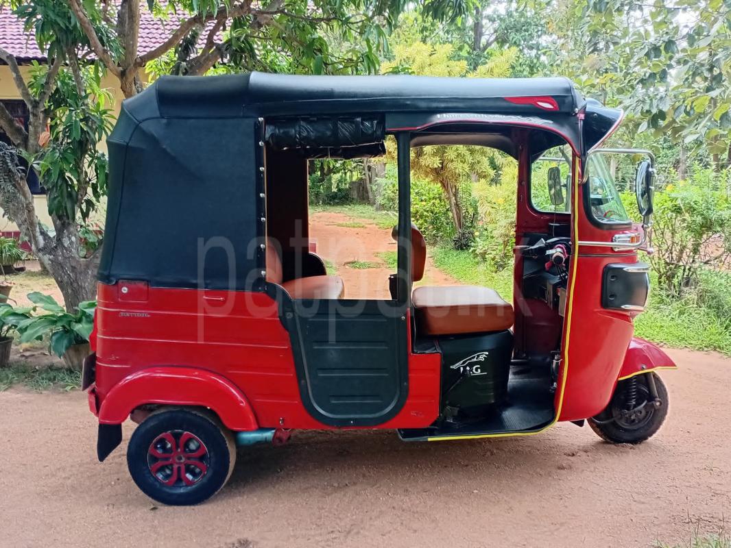 Bajaj Three Wheel 2014 - பயன்படுத்தப்பட்டது முச்சக்கர வண்டி sale in Sri Lanka - patpat.lk