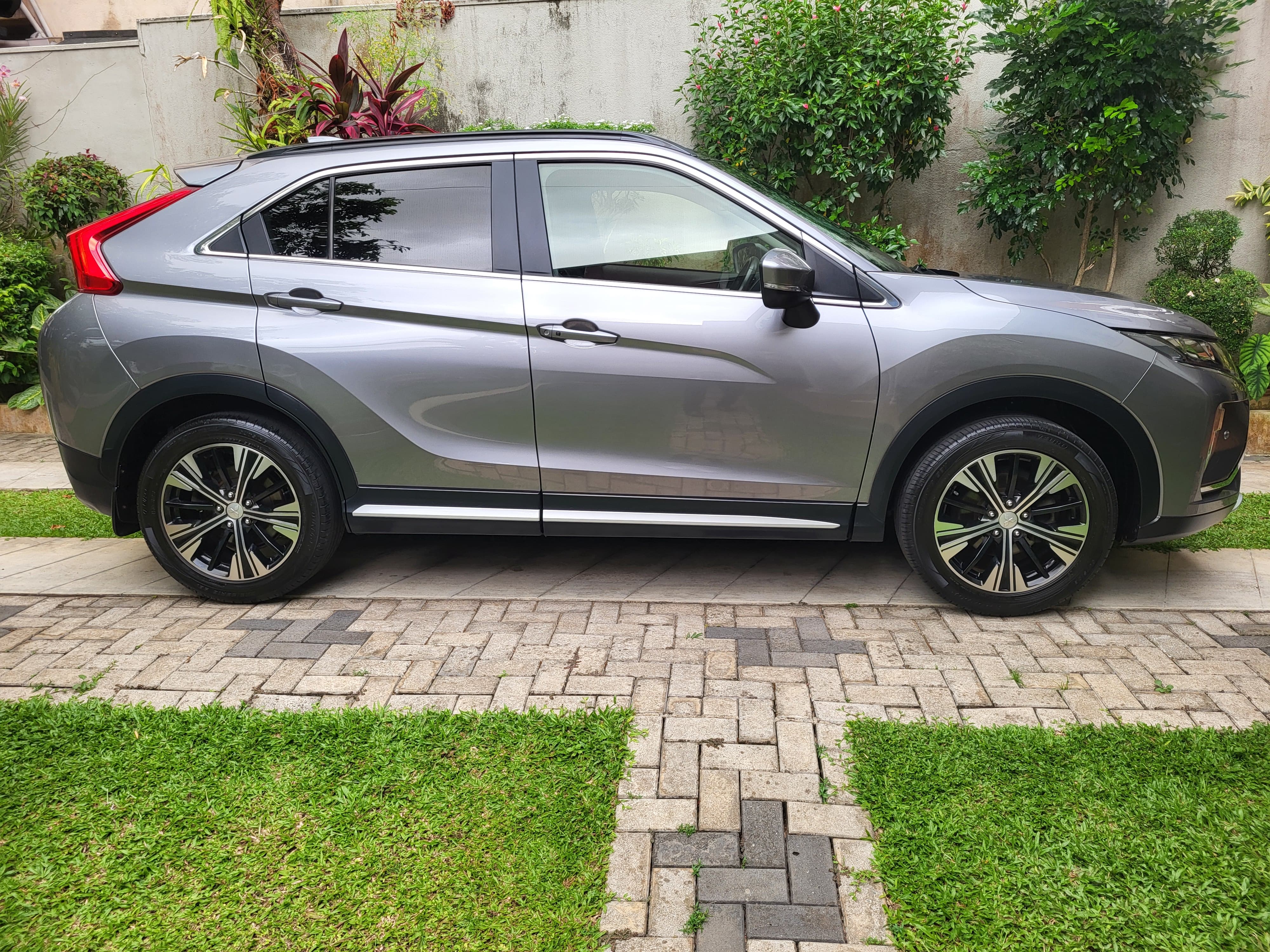 Mitsubishi Eclipse 2018 - பயன்படுத்தப்பட்டது SUV sale in Sri Lanka - patpat.lk