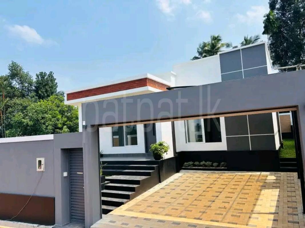 House for Sale in Yakkala