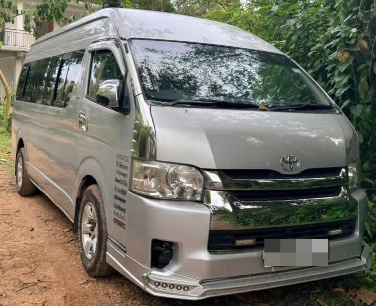 Toyota Hiace 2009 - பயன்படுத்தப்பட்டது வேன் sale in Sri Lanka - patpat.lk
